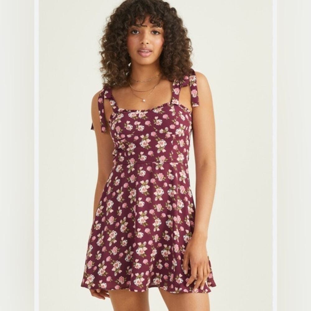 Altar’d State Deep Burgundy Red Floral Fitted Mini Dress Size Large